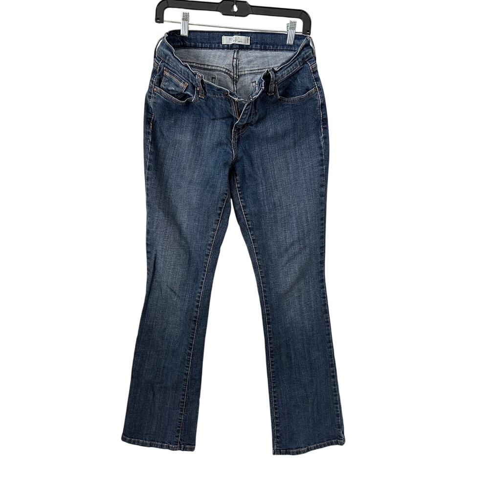 Levi's Women's 515 Bootcut Jeans in Medium wash Blue Demin 8L